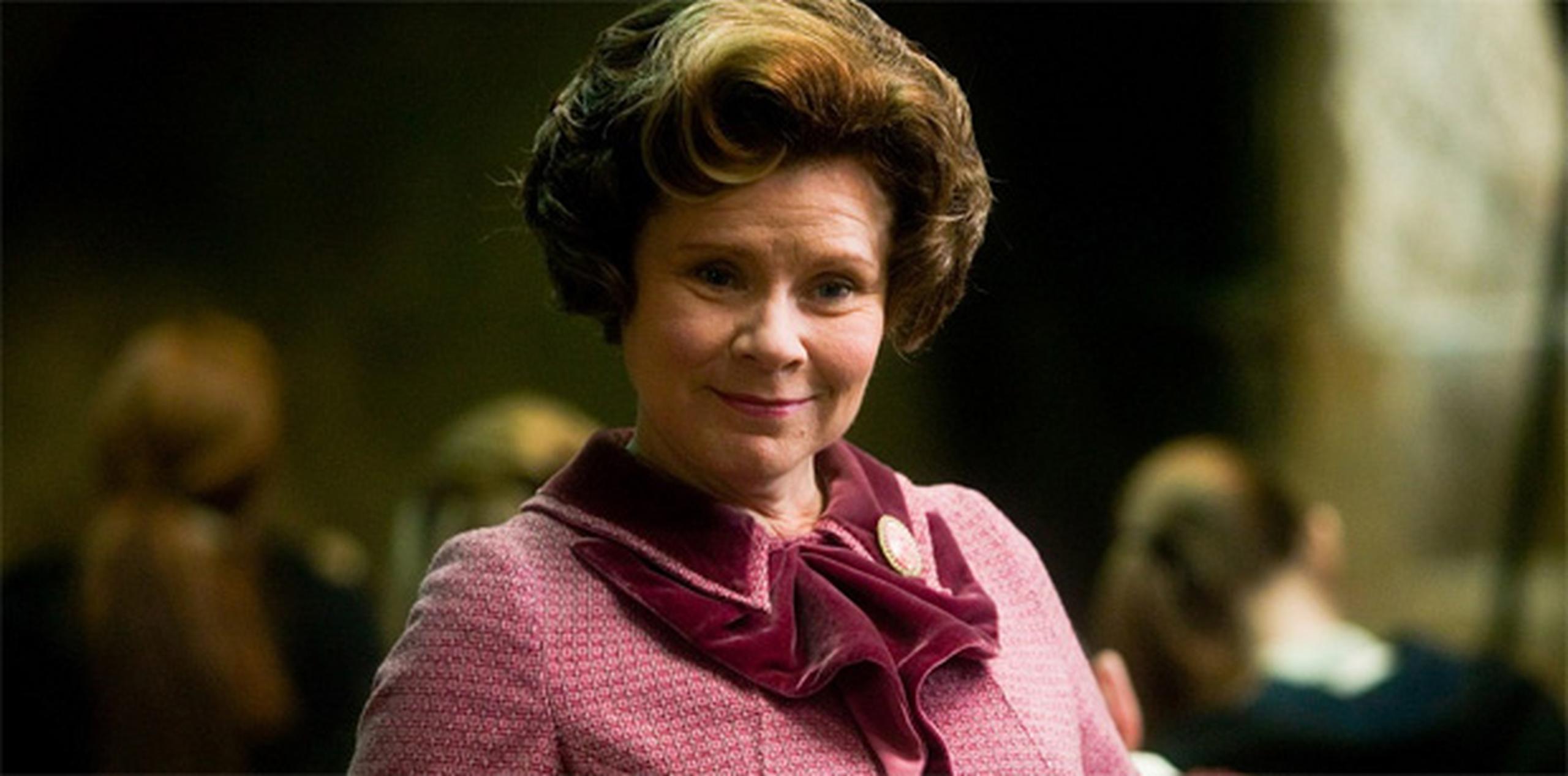 Imelda Staunton interpretó a "Dolores Umbridge" en las películas de Harry Potter.