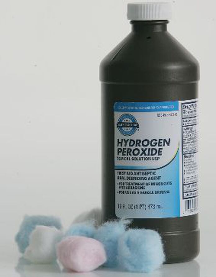 Haz del agua oxigenada una aliada en las cosas de la casa Primera Hora
