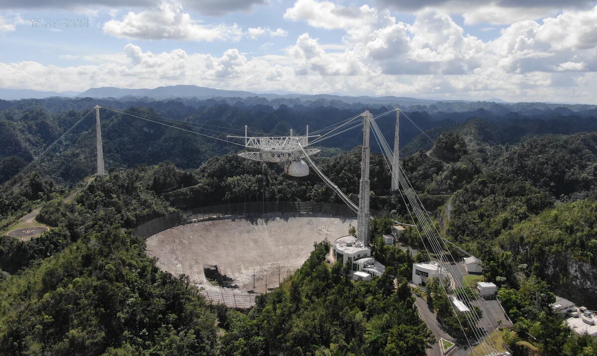 100,000 signatures obtained for the White House to participate in the petition for the reconstruction of the Arecibo radio telescope
