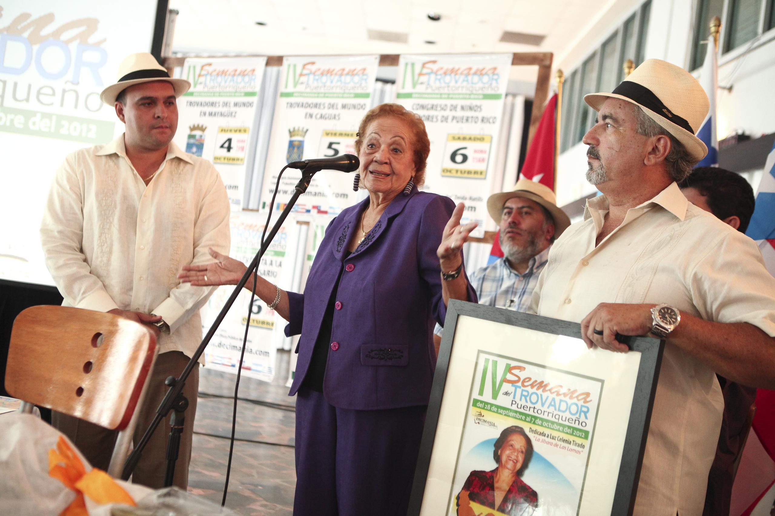 En el 2012 se le dedicó la Semana del Trovador Puertorriqueño.