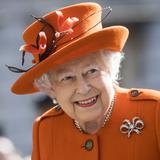 Analizan mensaje de la Reina a los Sussex en el que no condena el racismo 