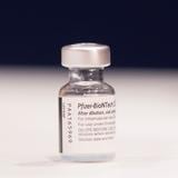 Pfizer anuncia que refuerzo de su vacuna protege contra variante ómicron