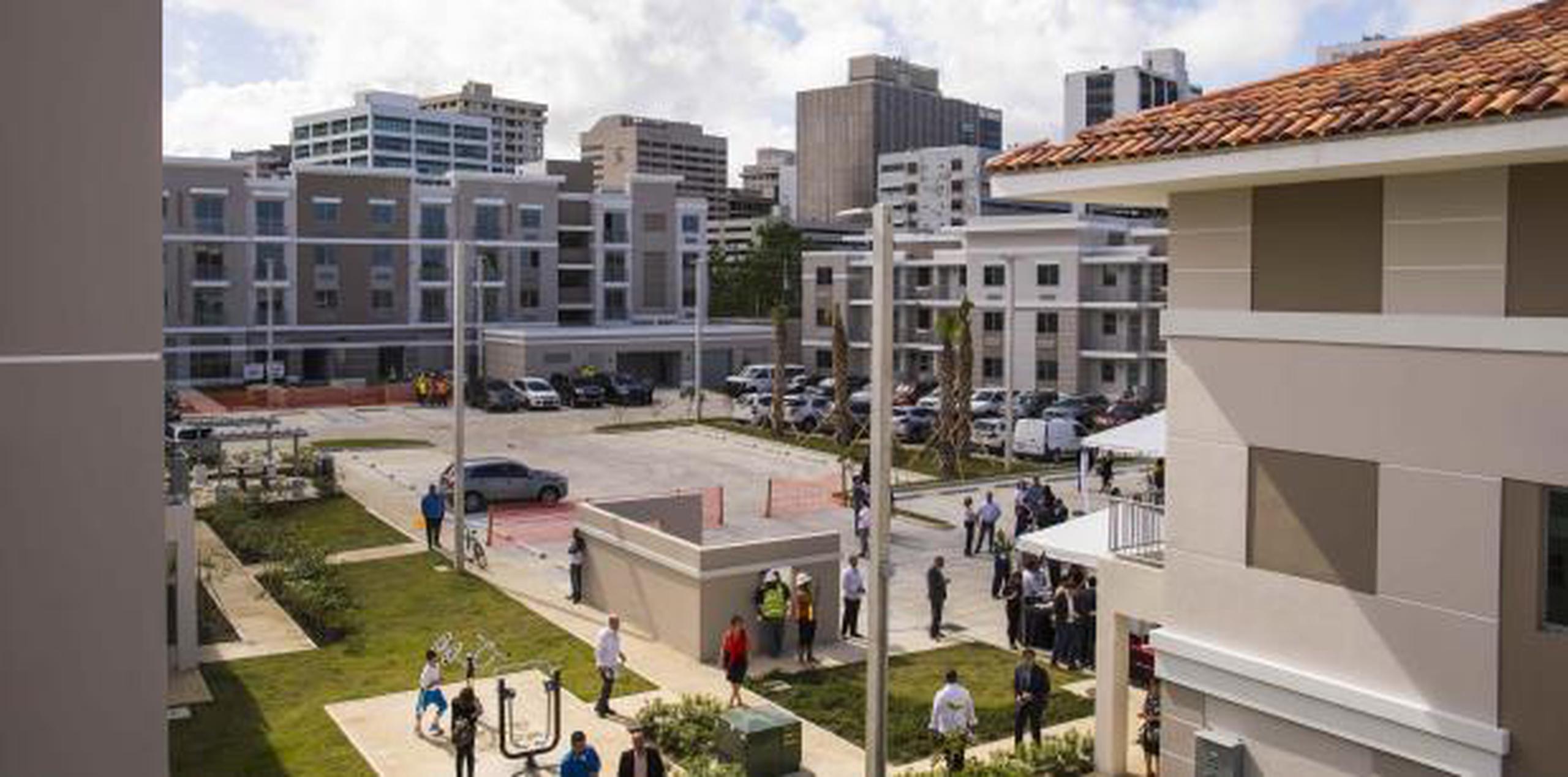Este es el nuevo complejo de vivienda donde estaba ubicado Las Gladiolas en Hato Rey . (Archivo)