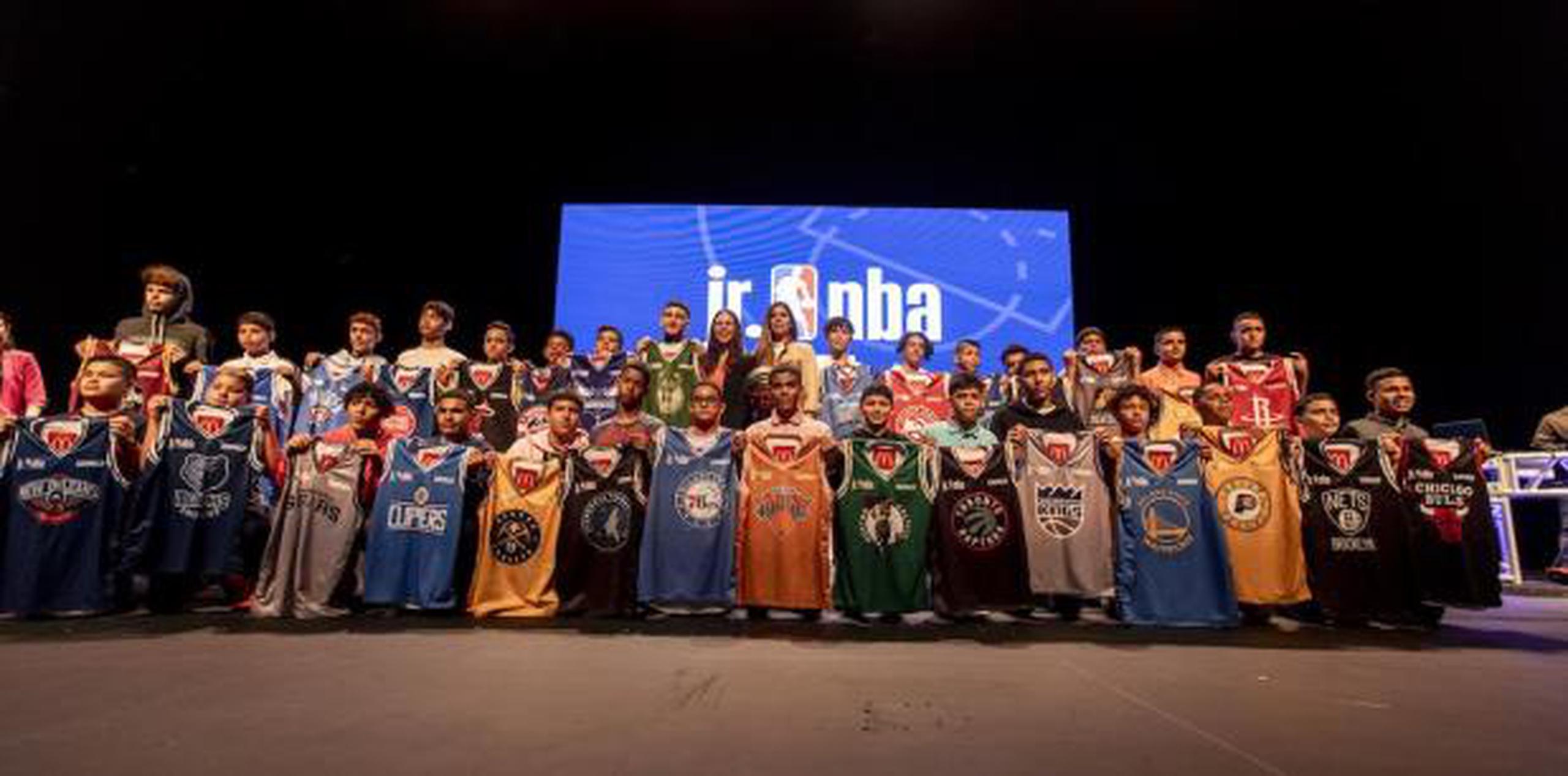 En el torneo participarán 30 equipos de cada rama, cada uno con un nombre de los equipos de la NBA. (Suministrada)