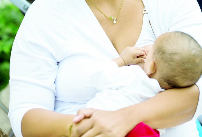 Lactar es uno de los procesos naturales más importantes para ambos, madre y bebé, luego del parto.