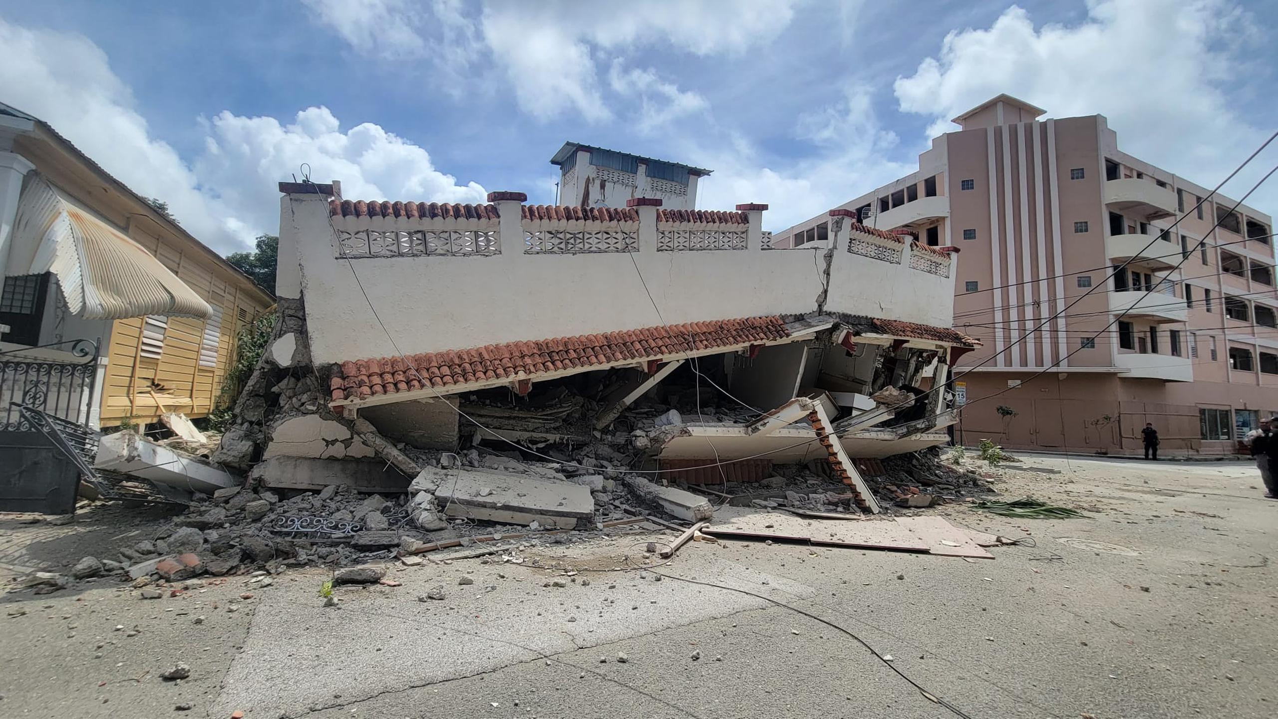 Edificio colapsado en Ponce.