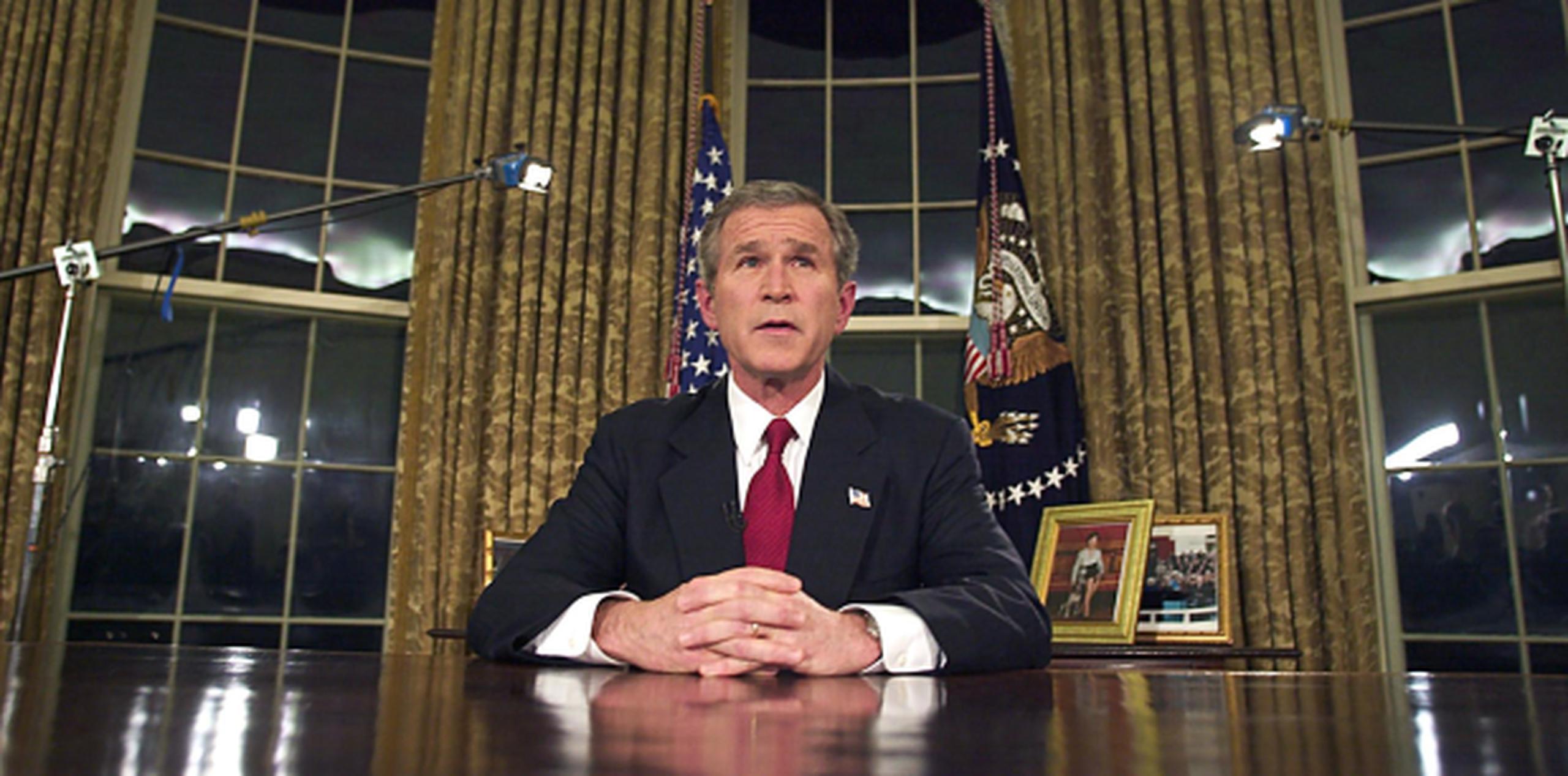 El ex presidente George W. Bush mientras anunciaba el inicio de la guerra contra Irak.(Archivo)