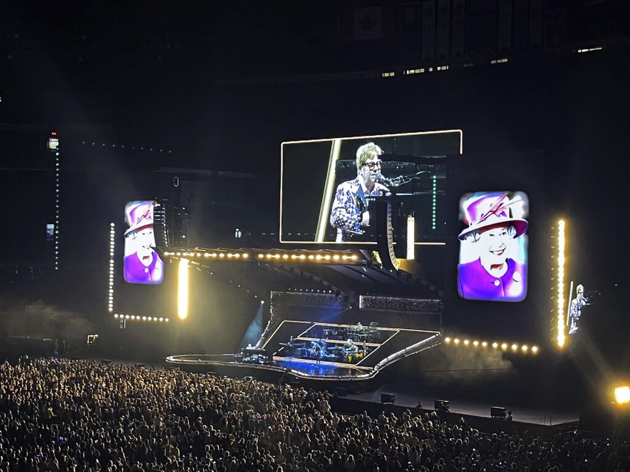 Elton John durante un concierto en Toronto el 8 de septiembre de 2022.