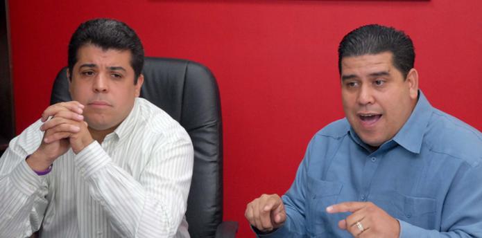 Vega Ramos y "Tatito" Hernández aseguran ambos que tienen los 9 votos necesarios. (Archivo)