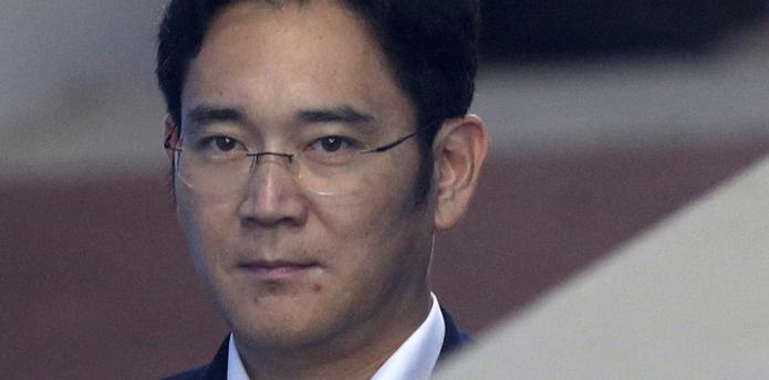 Lee, heredero de la mayor fortuna en Corea del Sur y de la compañía más grande de la nación, dijo que su ordalía era injusta. (AP Photo / Ahn Young-joon)