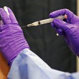 Gobierno comenzaría a administrar refuerzo de la vacuna contra COVID-19 en septiembre