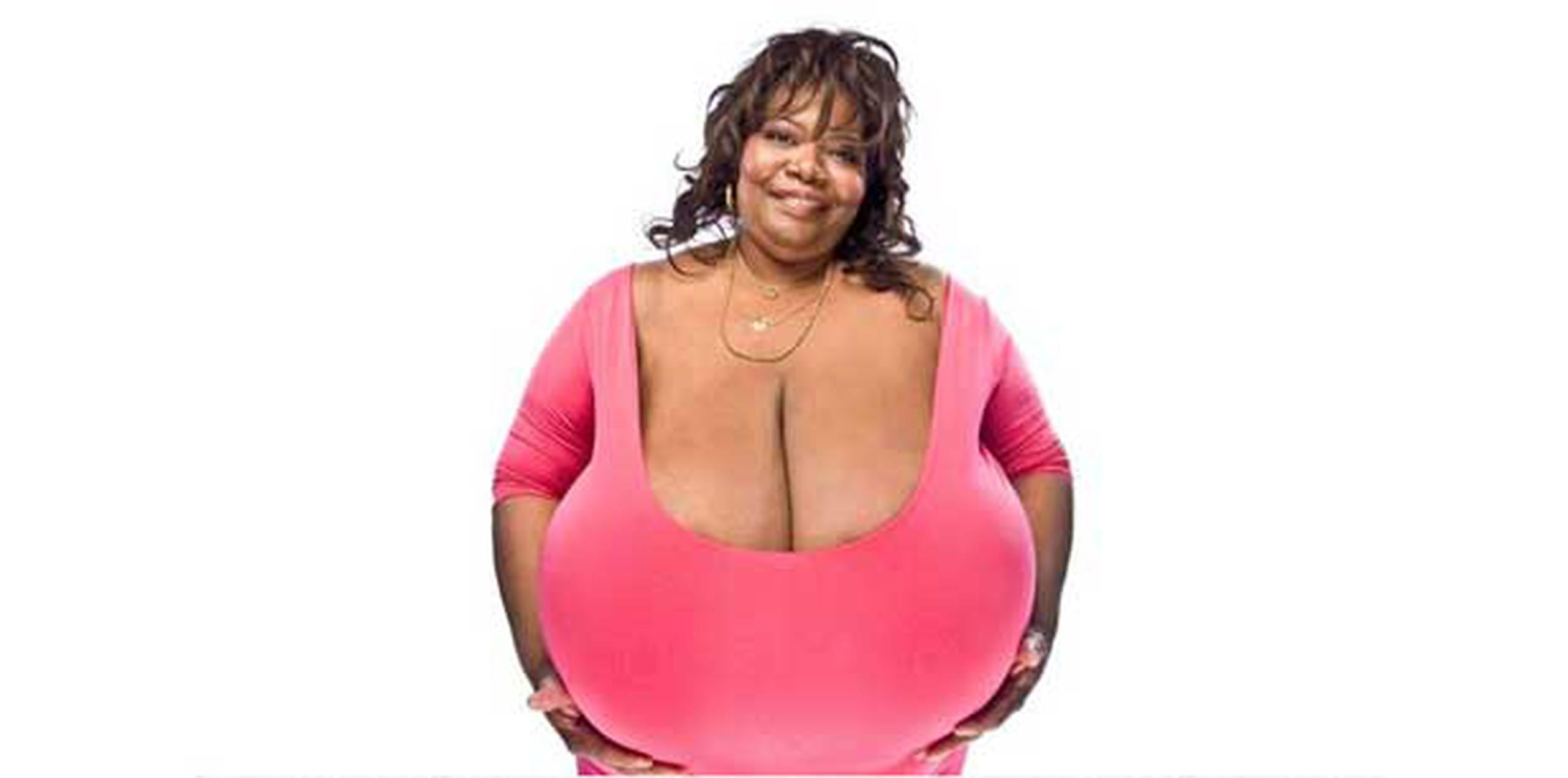 Annie Hawkins-Turner tiene los senos naturales más grandes del mundo.