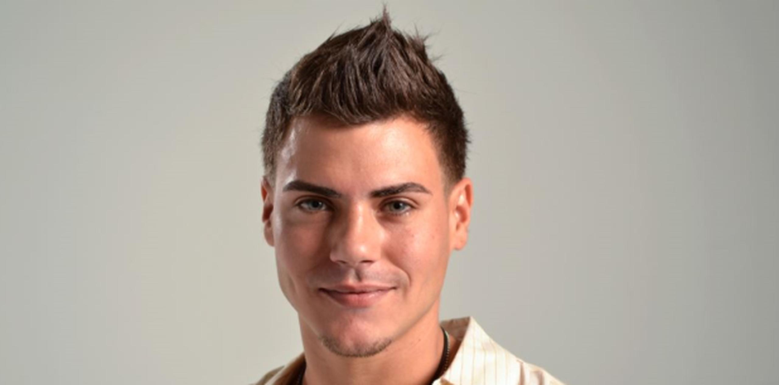 Jovani Vázquez llega cantando al Cuartel General - Primera Hora