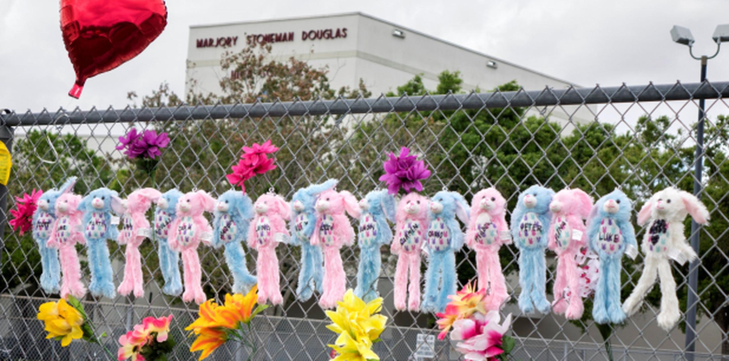 La matanza en la escuela Marjory Stoneman Douglas murieron 17 personas. (EFE / Cristobal Herrera)