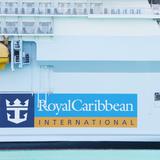 Pasajeros de barco de Royal Caribbean dan positivo a COVID-19