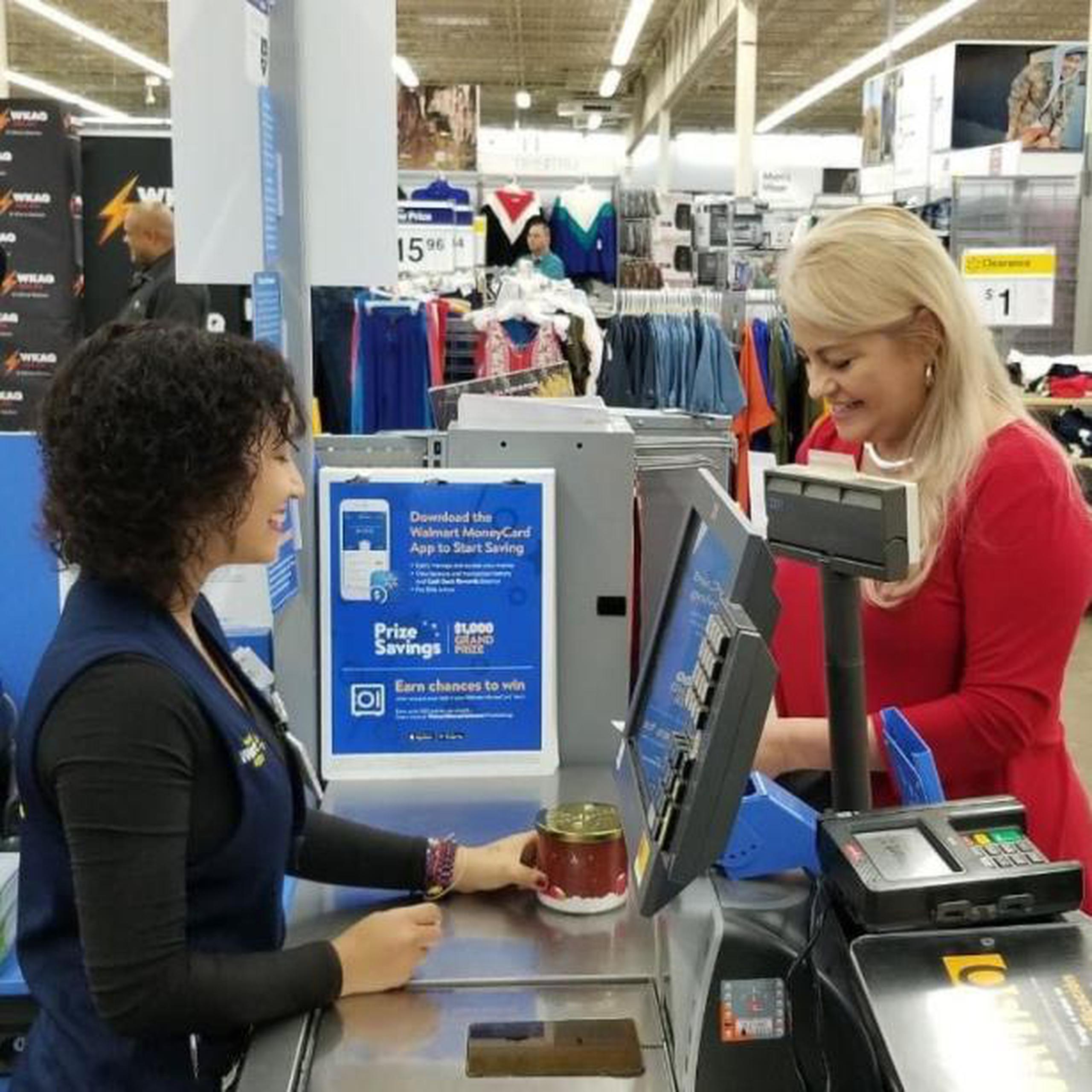 Wanda Vázquez compró una vela en la tienda Walmart de Toa Baja. (Suministrada)