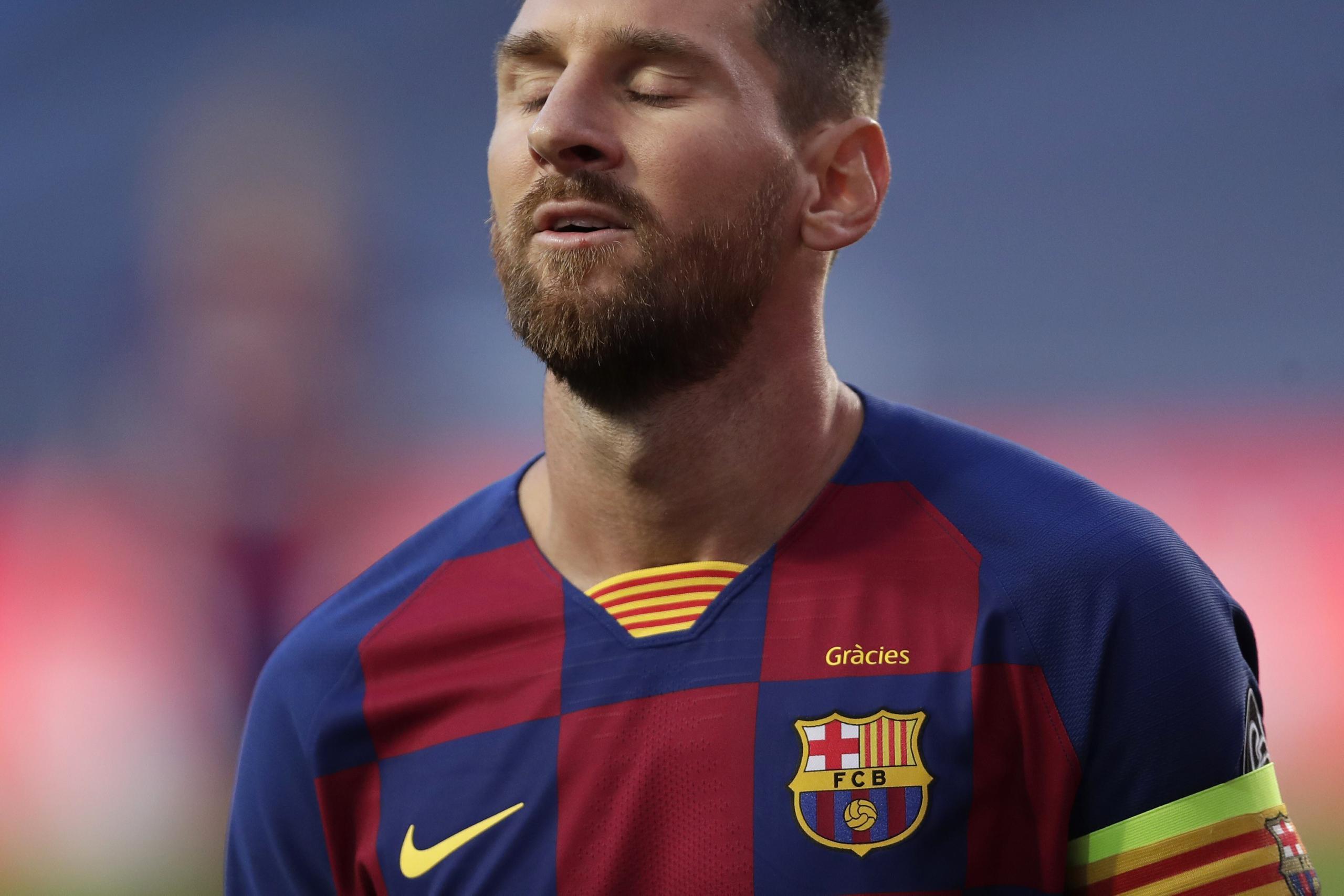 El astro de Barcelona reacciona durante el partido de cuartos de final de la Liga de Campeones contra el Lyon el 14 de agosto en Lisboa.