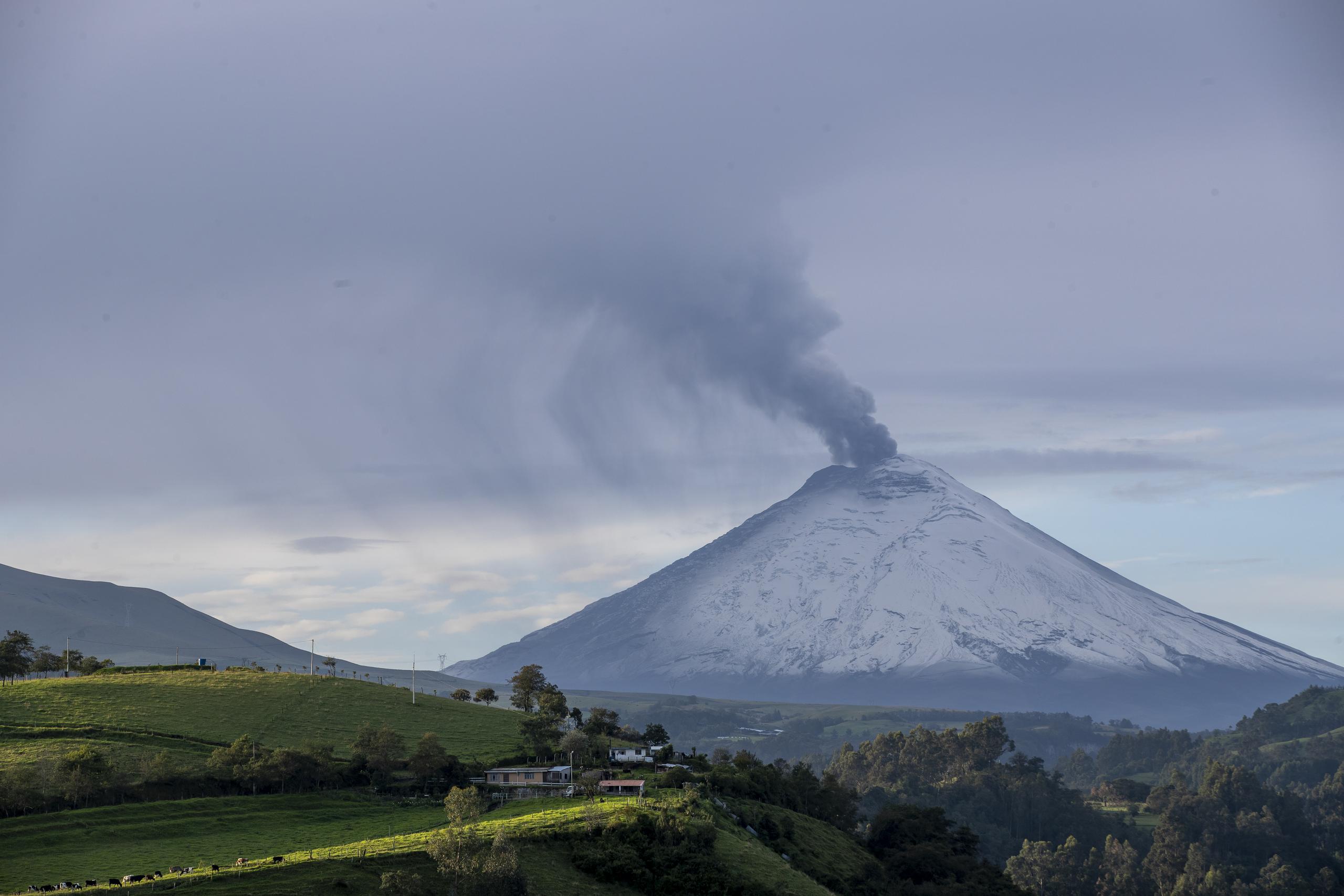 Vista del volcán Cotopaxi, en una fotografía de archivo. EFE/ José Jácome
