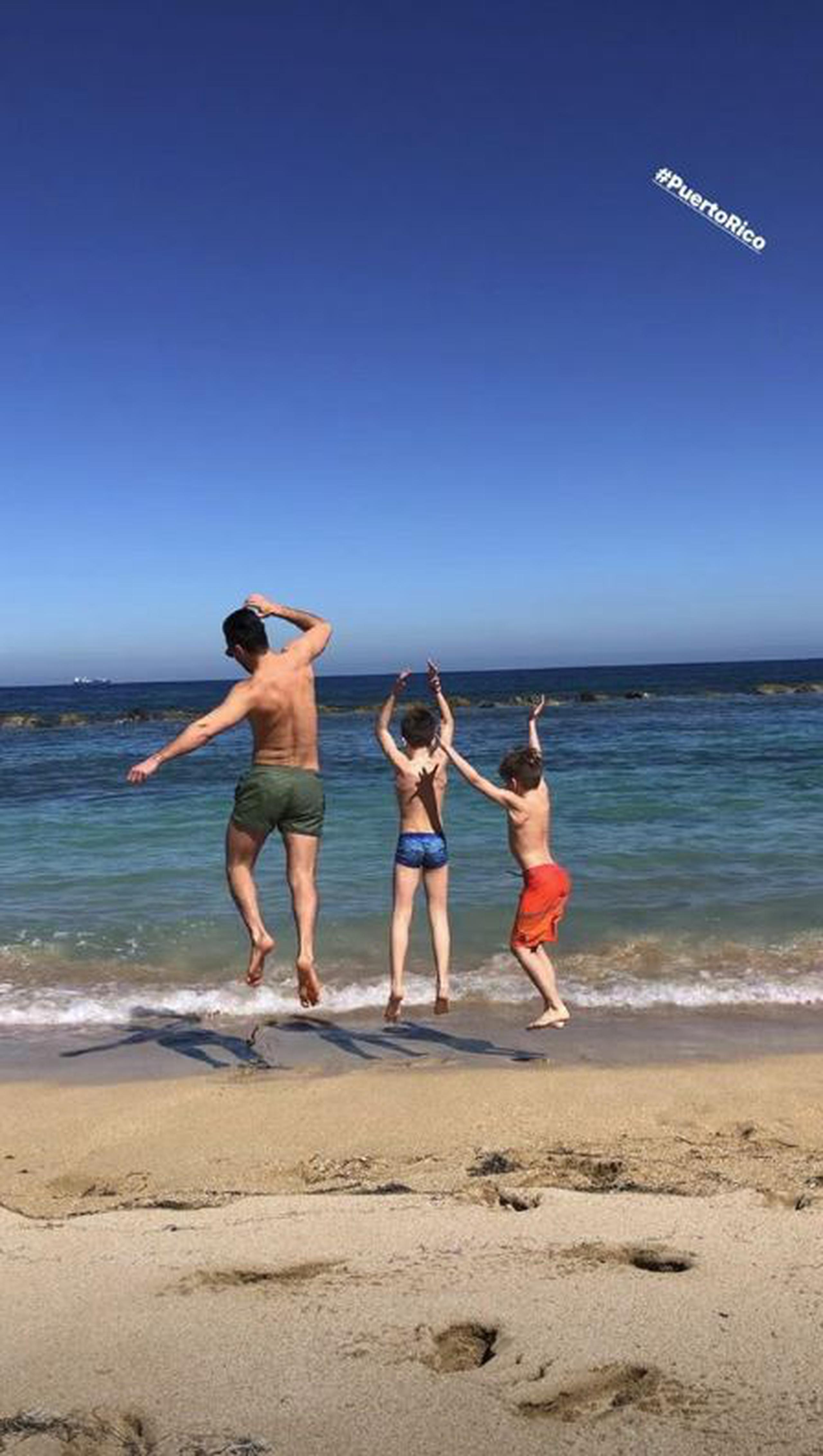 Jwan Yosef, esposo de Ricky Martin, y los hijos del cantante. (Instagram / Jwan Yosef)
