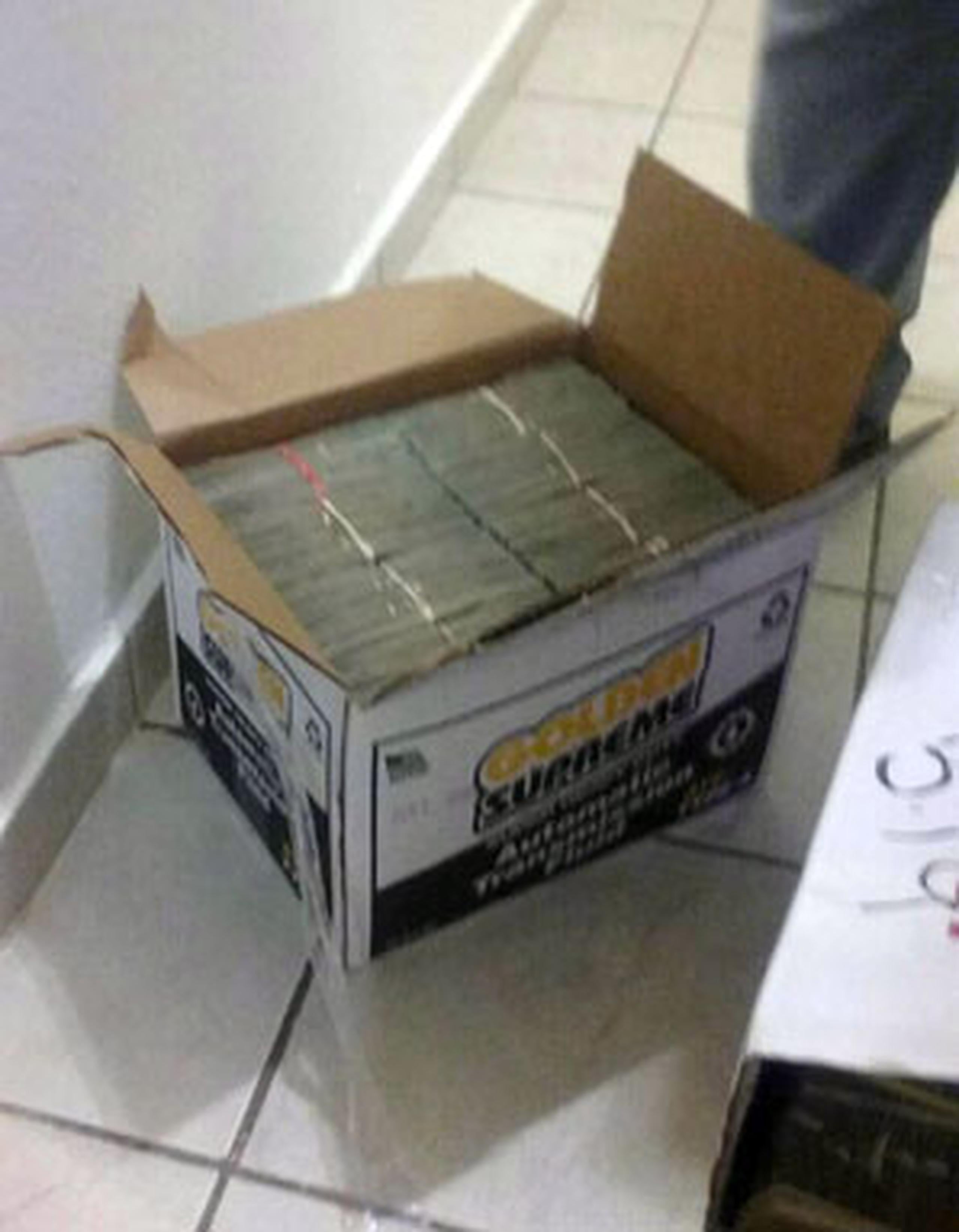 Caja confiscada con alrededor de $500,000. (Suministrada)