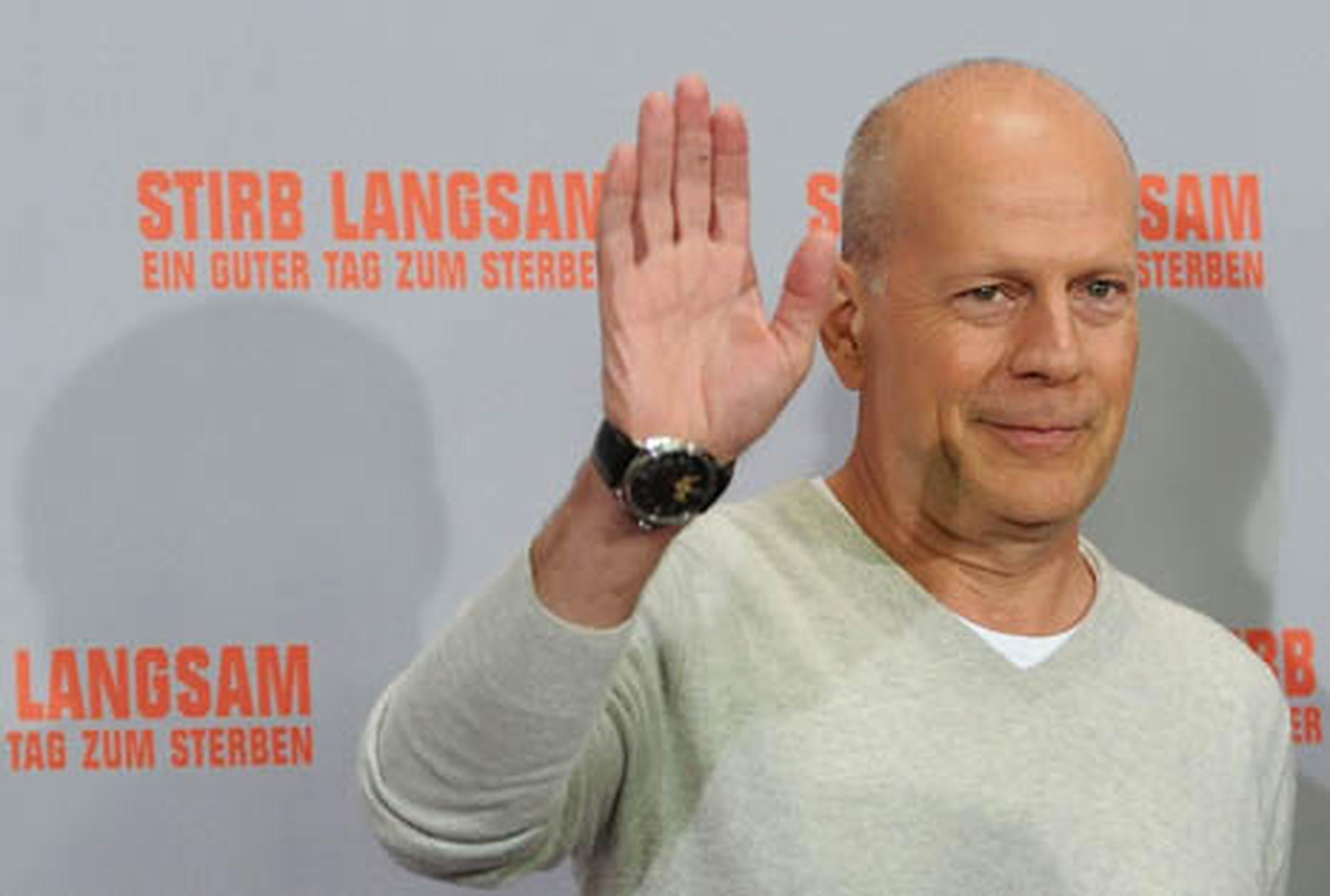 Bruce Willis también rechazó cualquier relación entre las escenas violentas de Hollywood y la violencia en la vida real. (AFP/Britta Pedersen)