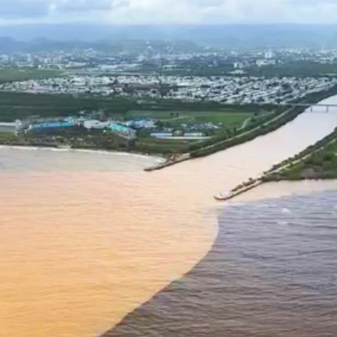 Recorrido aéreo muestra descargas de río en costa de Ponce tras Fiona