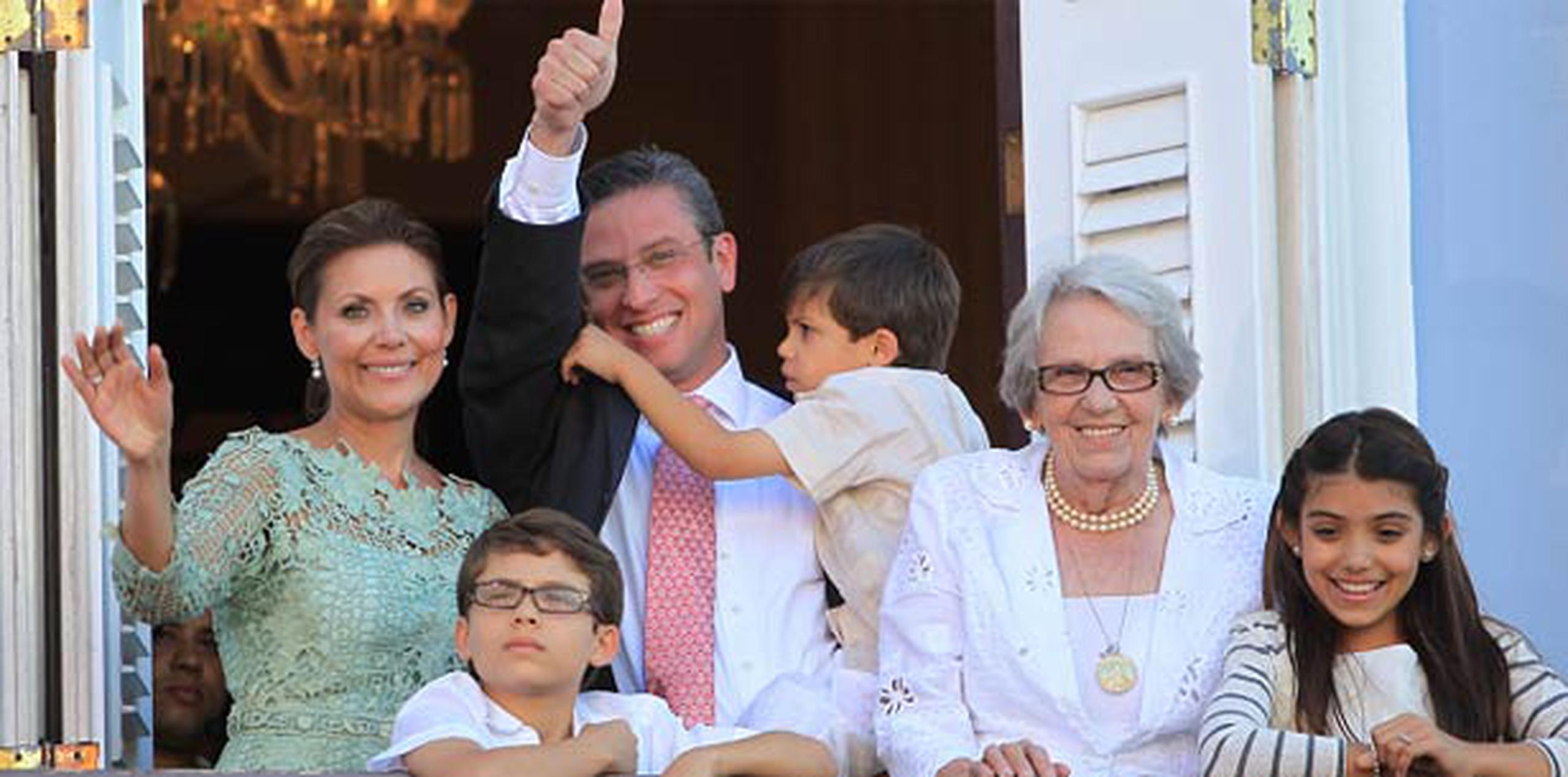 El gobernador celebró el Día de las Madres junto a su familia. (Archivo)