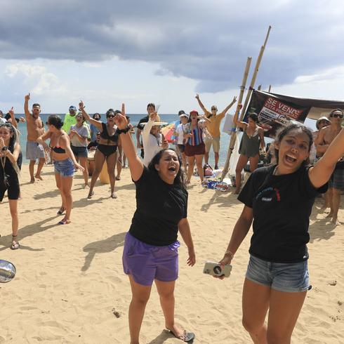 Hablan los manifestantes: ¿Por qué protestan en la playa Los Almendros de Rincón? 