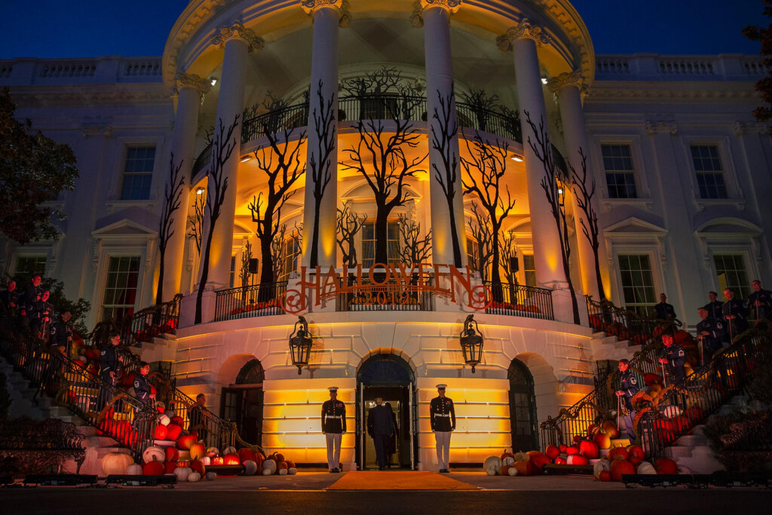 Un evento por Halloween en el jardín de la Casa Blanca, Washington.