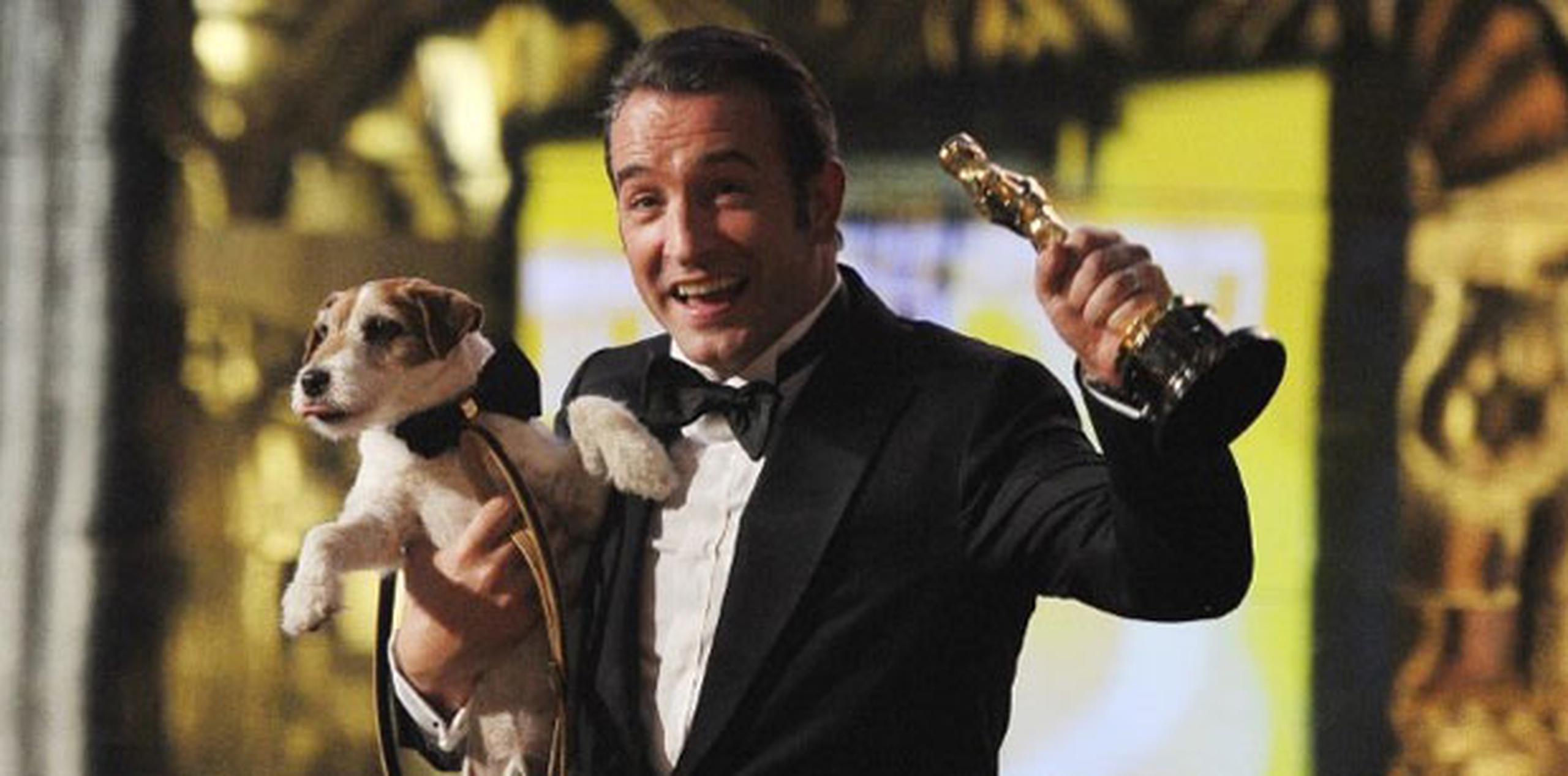 La célebre mascota Uggie, el perro de la película "The Artist" (2011), falleció el 7 de agosto en Los Ángeles. (AFP/ Robyn Beck)