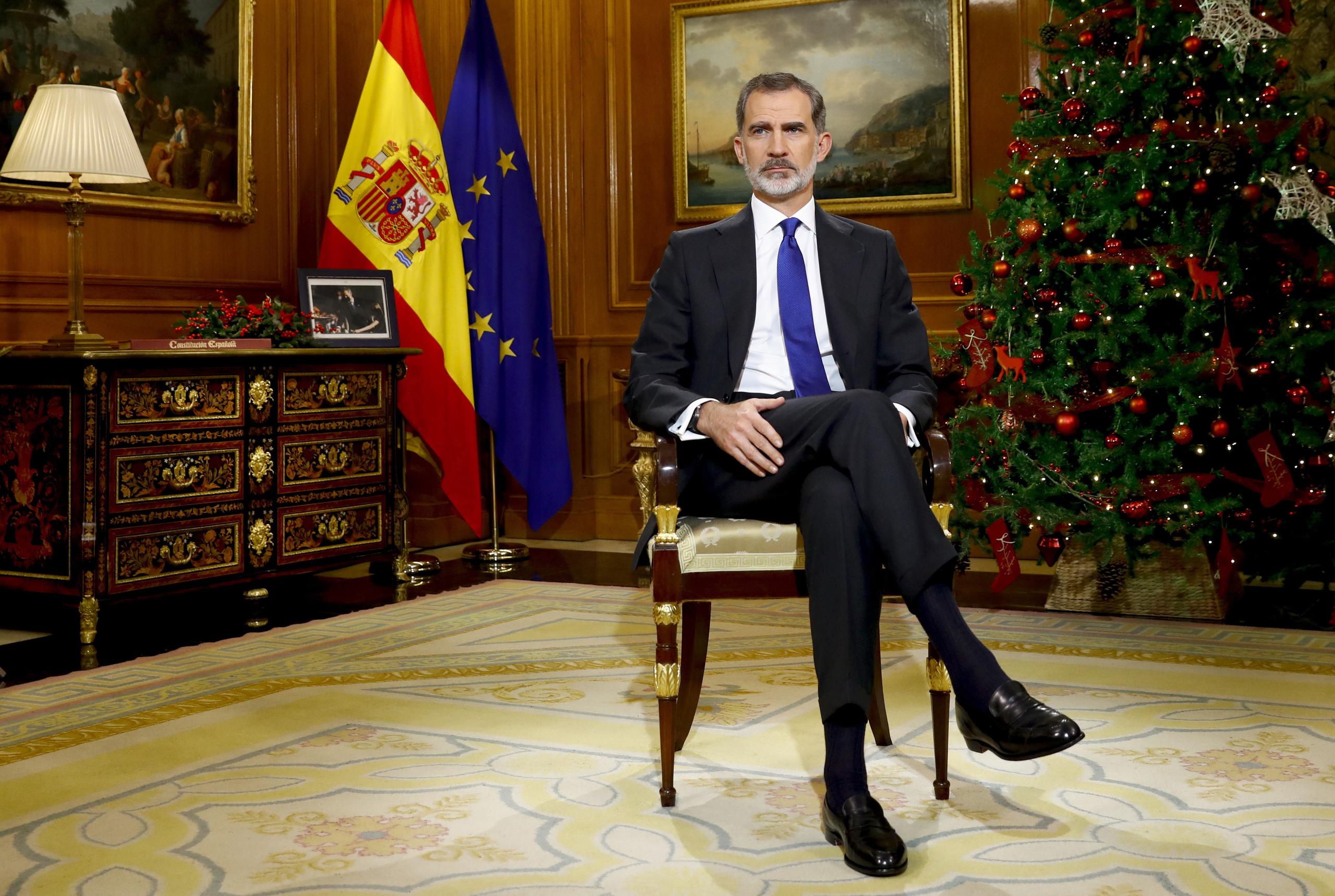 El Rey Felipe VI pronuncia su tradicional discurso de Nochebuena, desde el Palacio de La Zarzuela.