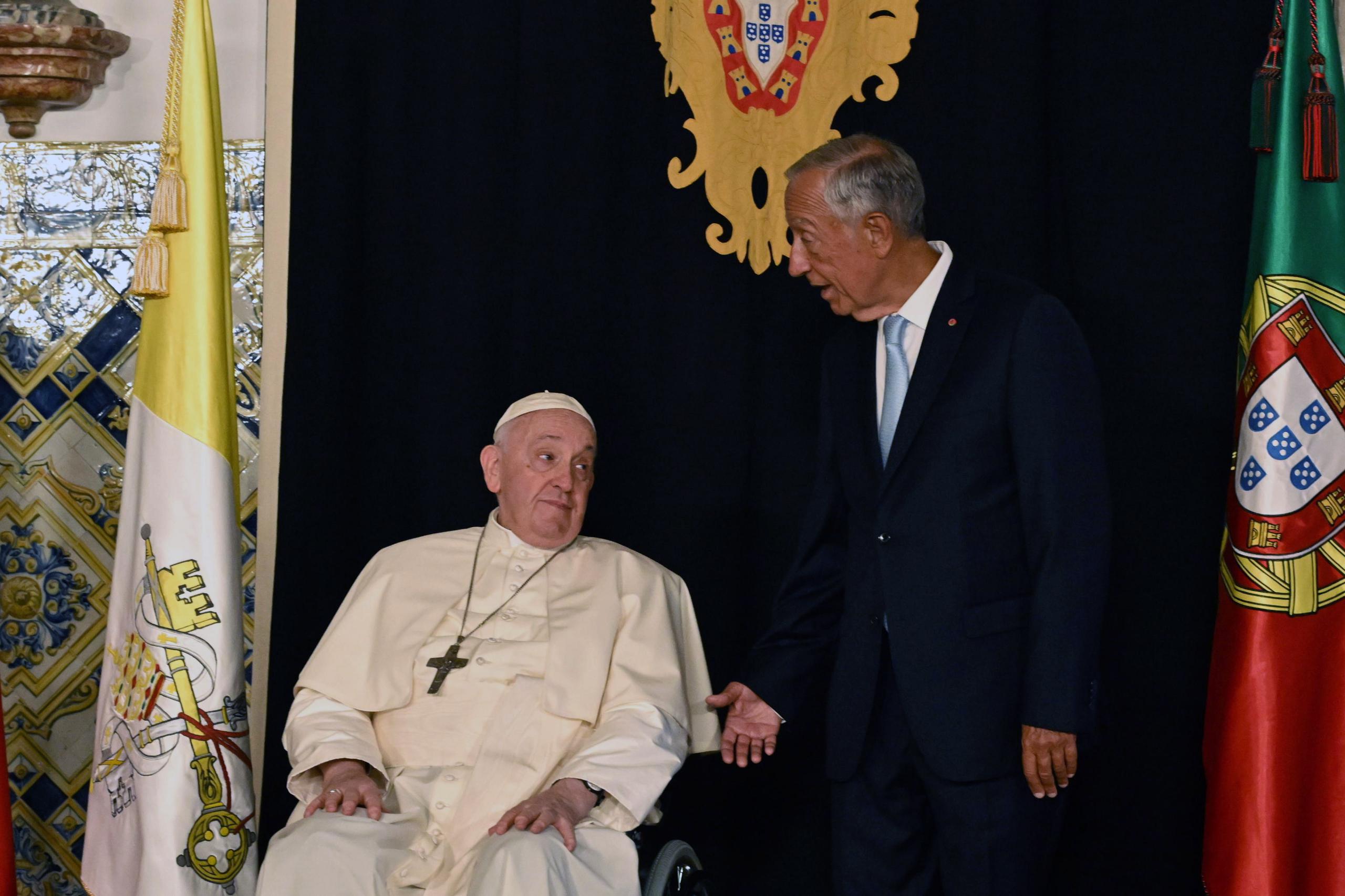 El papa Francisco durante su encuentro en Lisboa con el presidente portugés, Marcelo Rebelo de Sousa. EFE/EPA/MAURIZIO BRAMBATTI
