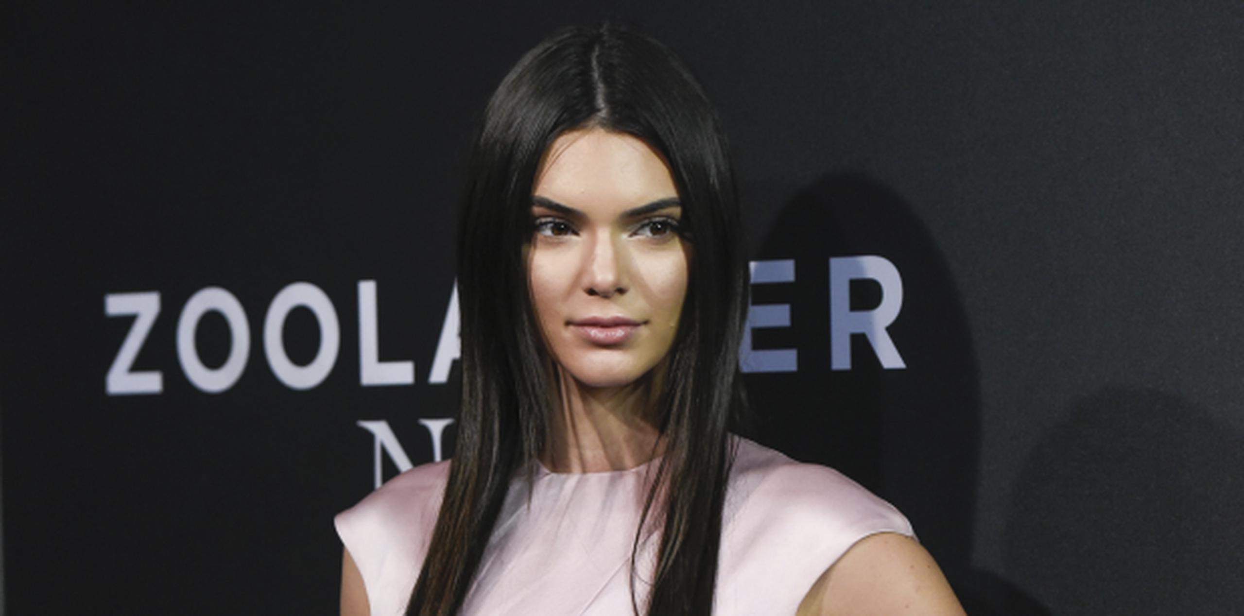 Jenner declaró que no conocía al hombre y que se sintió aterrada cuando lo vio. (AP)