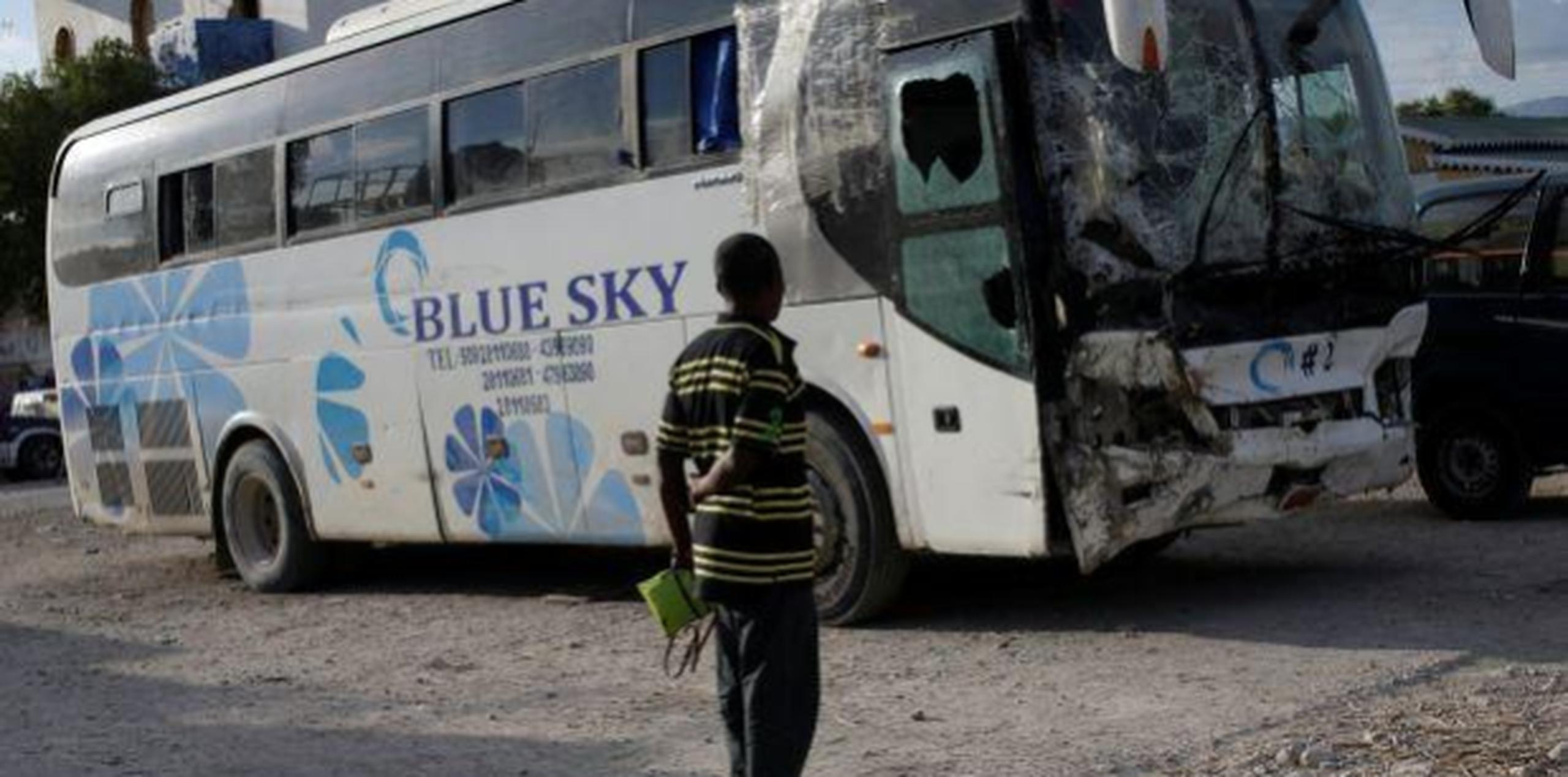 La línea de autobuses Blue Sky, es una opción más lujosa para los viajeros comparada con los viejos autobuses escolares estadounidenses que son utilizados comúnmente en Haití. (GDA)