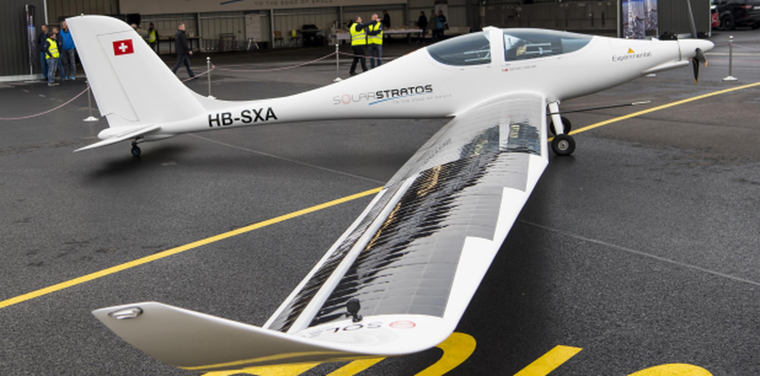 El avión SolarStratos tiene sus alas cubiertas por paneles solares. (KEYSTONE/Jean-Christophe Bott)
