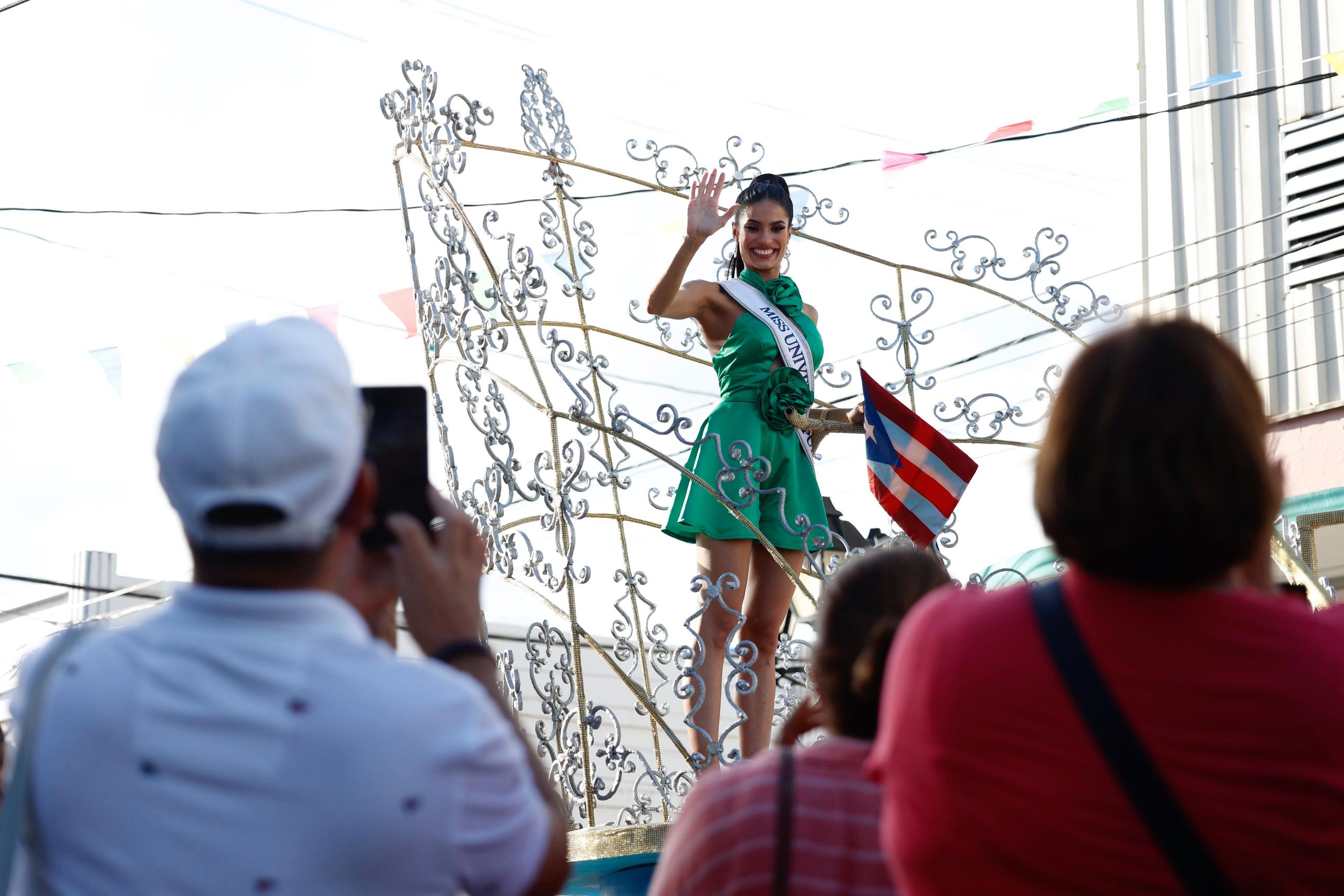 La Miss Universe Puerto Rico 2023, Karla Guilfú catalogó el recibimiento del que fue objeto hoy en Patillas como una reunión familiar.