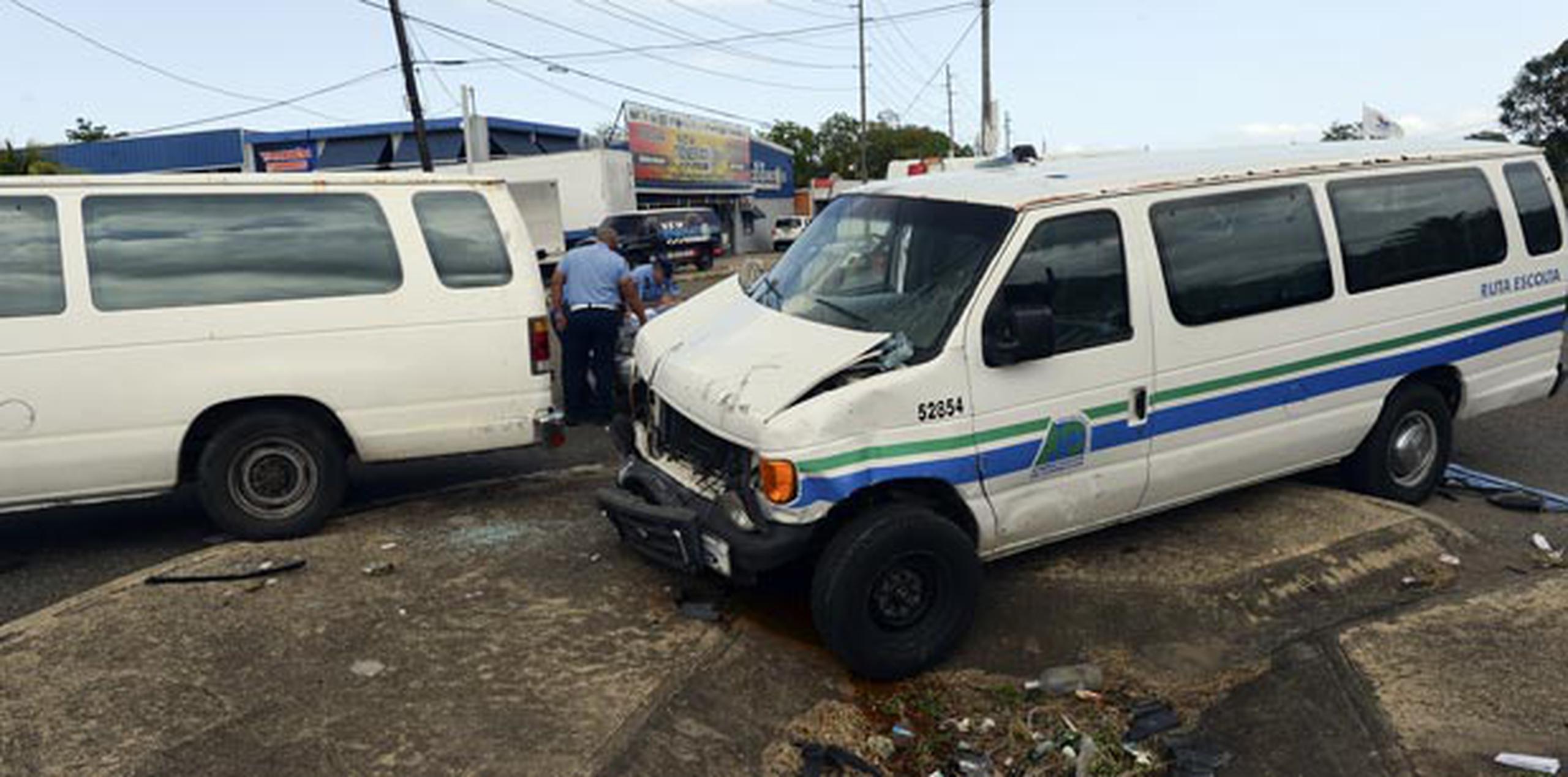 Según informes preliminares suministrados por la Oficina de Prensa de la Policía del área de Arecibo, hay varios confinados heridos y pillados. (andre.kang@gfrmedia.com)