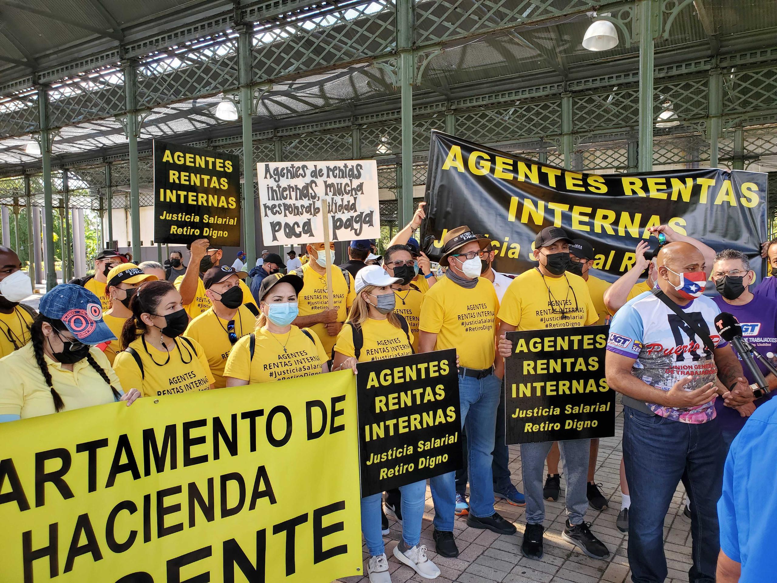 Manifestación de empleados públicos el 18 de febrero de 2022 en San Juan.