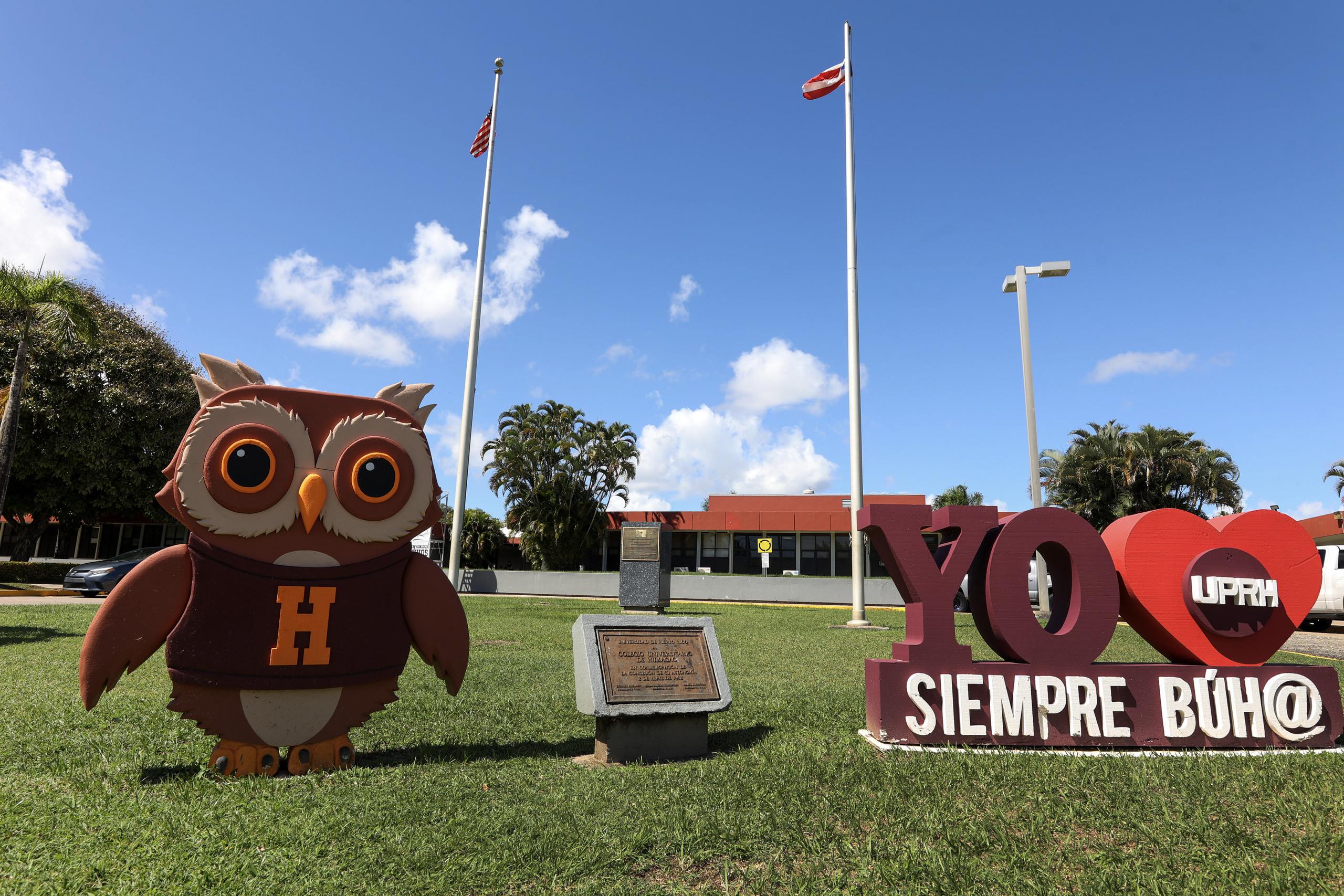 El Búho, mascota de la Universidad de Puerto Rico en Humacao.