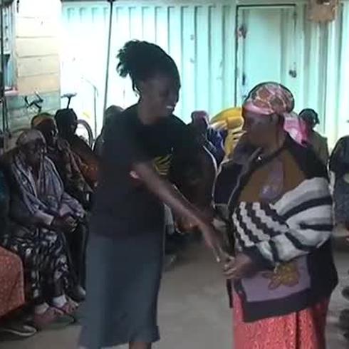 Abuelas en Nairobi se hacen expertas en defensa personal