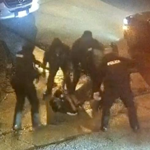 Revelador vídeo del violento ataque de policías a Tyre Nichols
