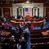 Senado federal inicia debate sobre el plan de estímulo que contiene los cheques de $1,400