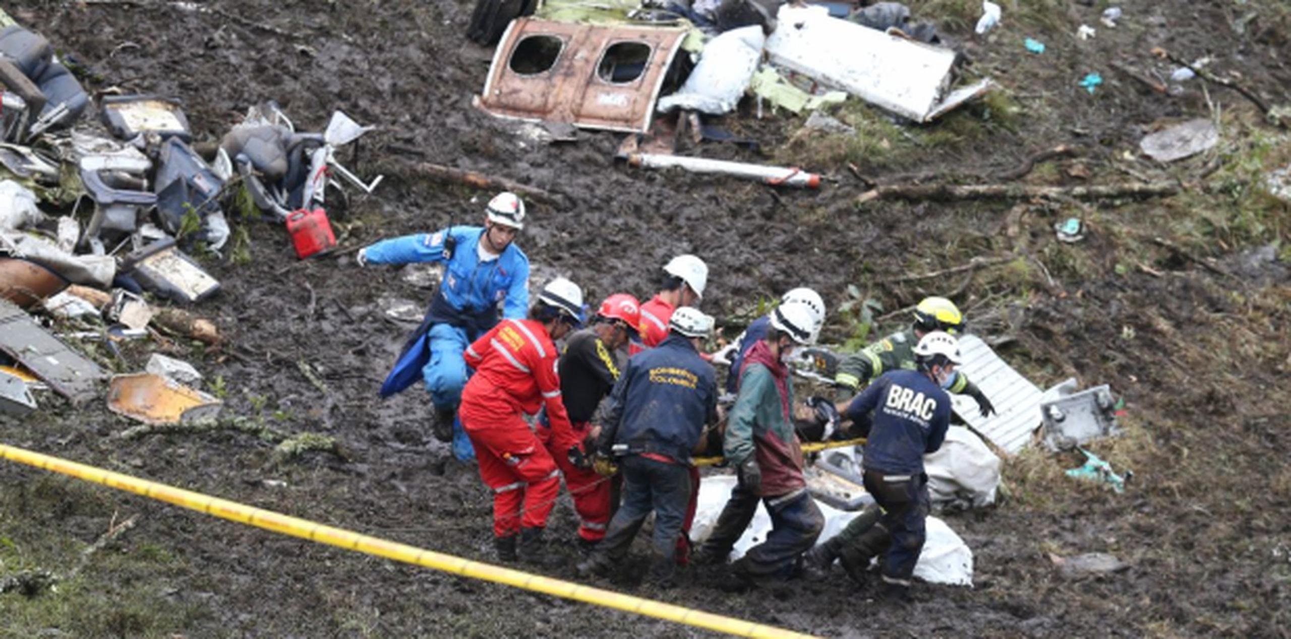 El avión se estrelló en Medellín, Colombia. (AP)