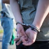 Arrestan conductor tras extensa persecución en Aguada