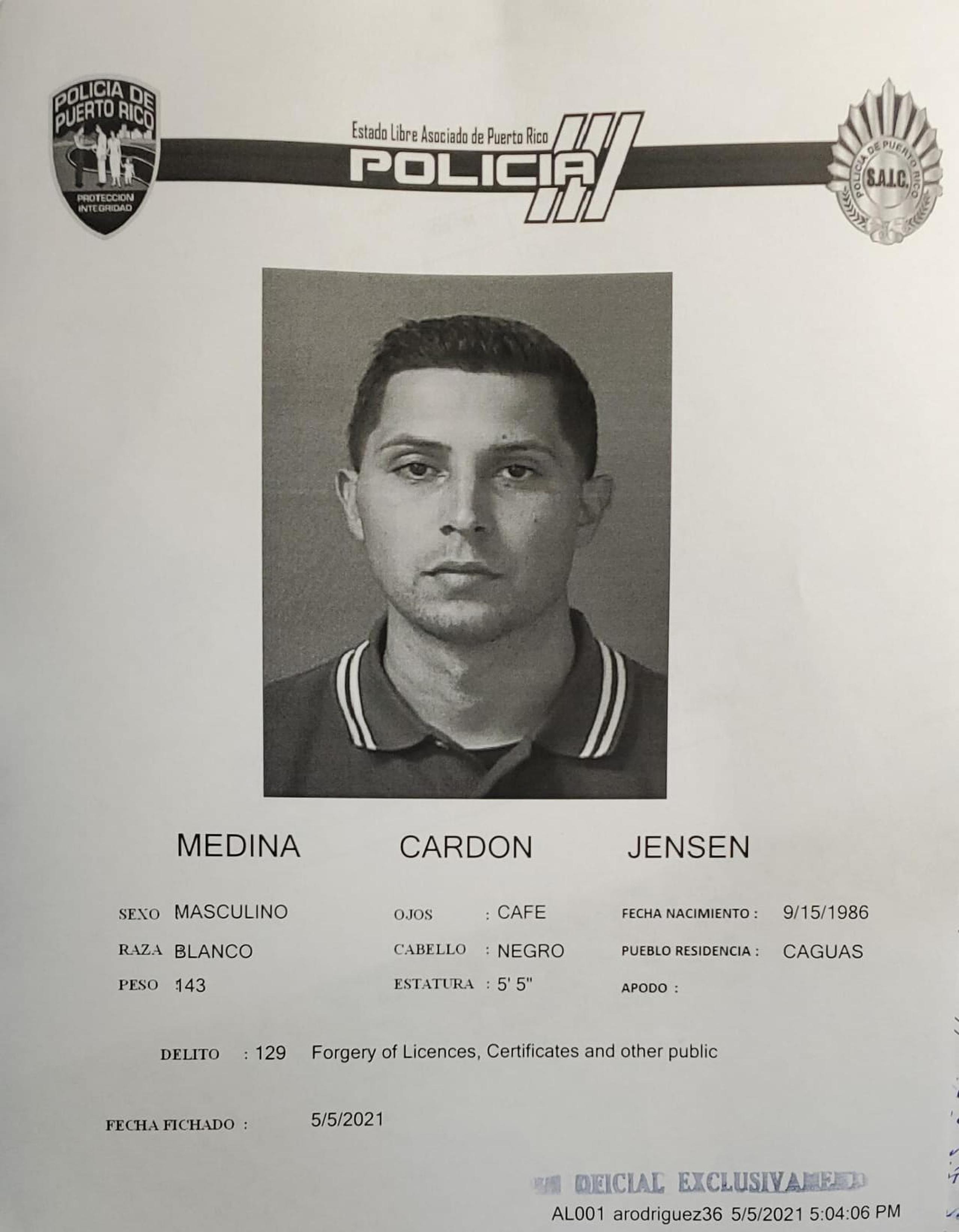 Jensen Medina Cardona, fue acusado por el delito de falsificación de licencia, certificado y otra documentación de una licencia de conducir.