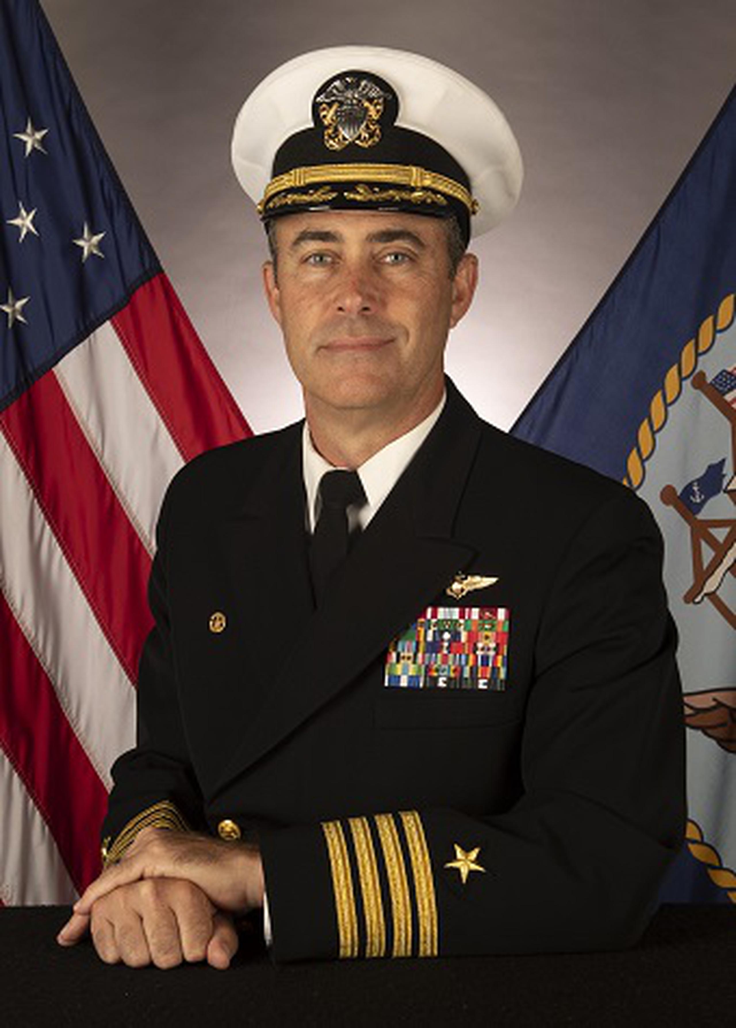 El capitán Eric J. Anduze