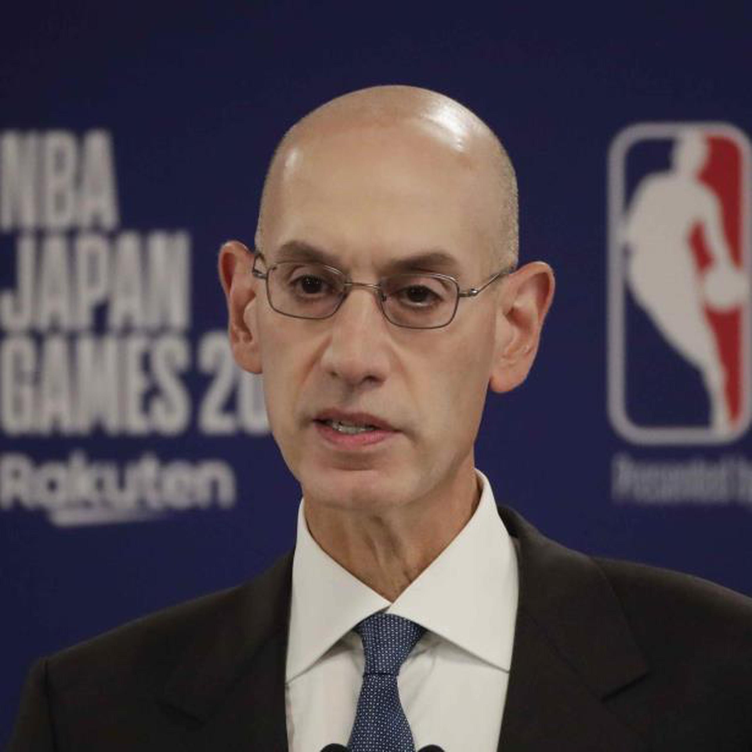 Hasta el momento, el Comisionado de la NBA, Adam Silver, ha sido cuidadoso con sus palabras y no ha pedido disculpas por el tuit que hizo un oficial de los Rockets y que ha levantado la crisis en China. (AP)