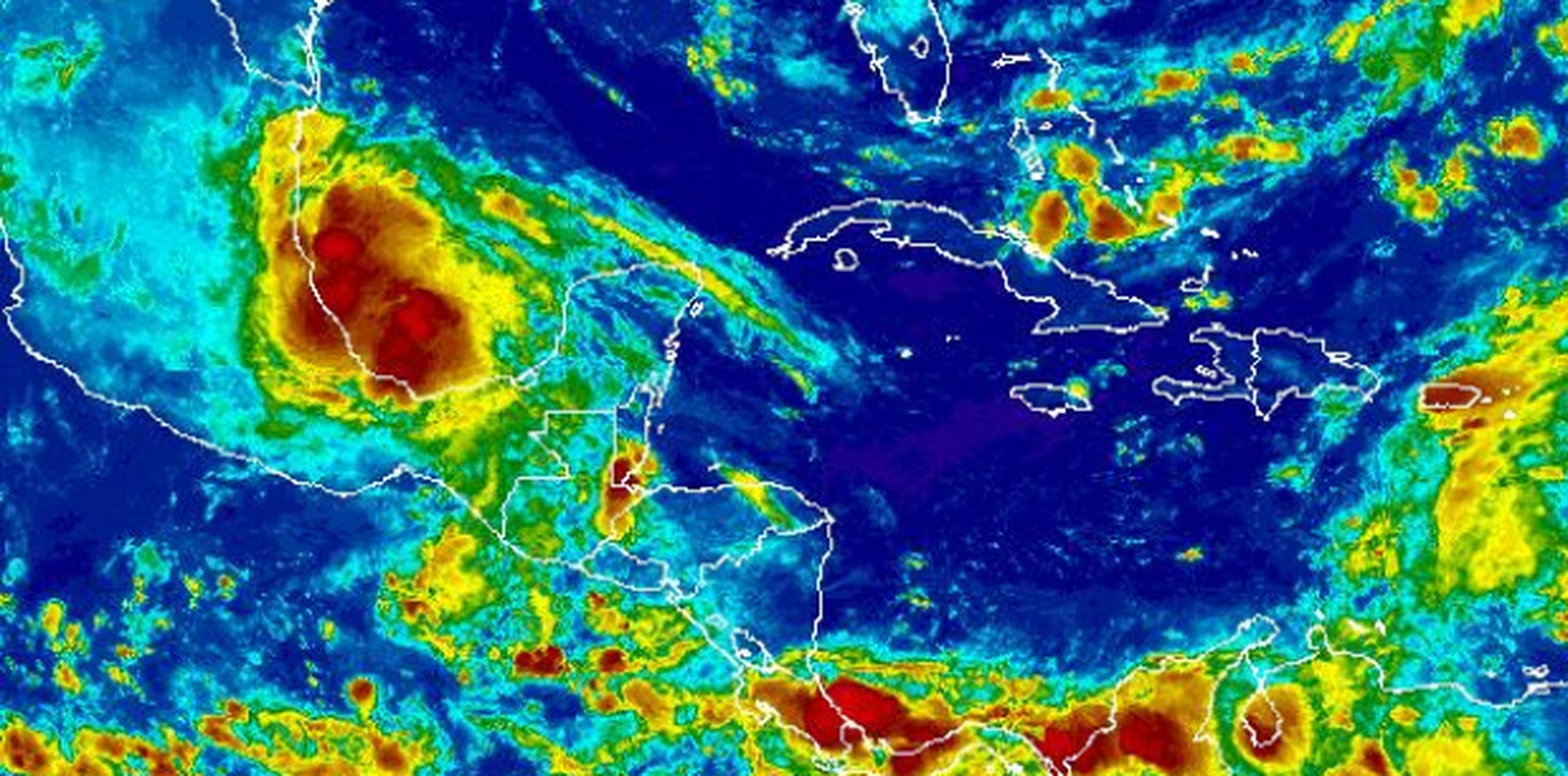 Preven un ligero fortalecimiento antes de que el centro toque tierra al final del día en la costa del Golfo de México. (NOAA)