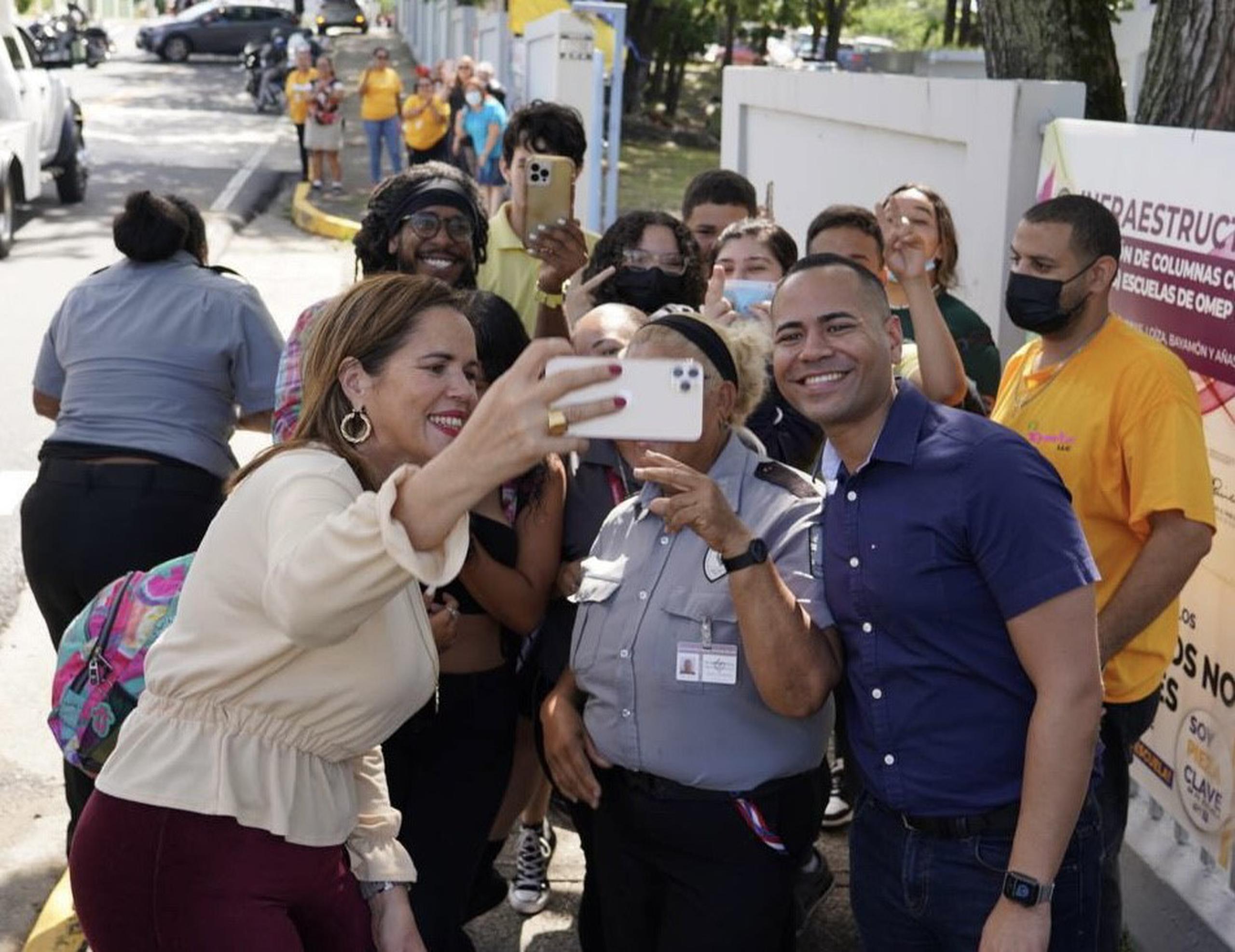 La alcaldesa de Canóvanas, Lorna Soto, participa de la campaña de impacto educativo de la CST para concienciar a los conductores sobre las consecuencias de manejar un vehículo de motor en estado de embriaguez.