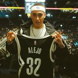 Alejo llega con su música a la NBA